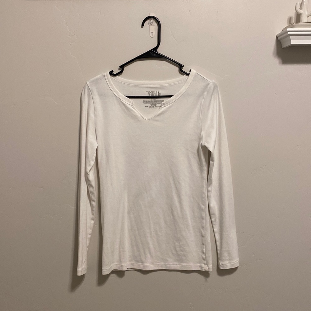 Women’s long sleeved white shirt
